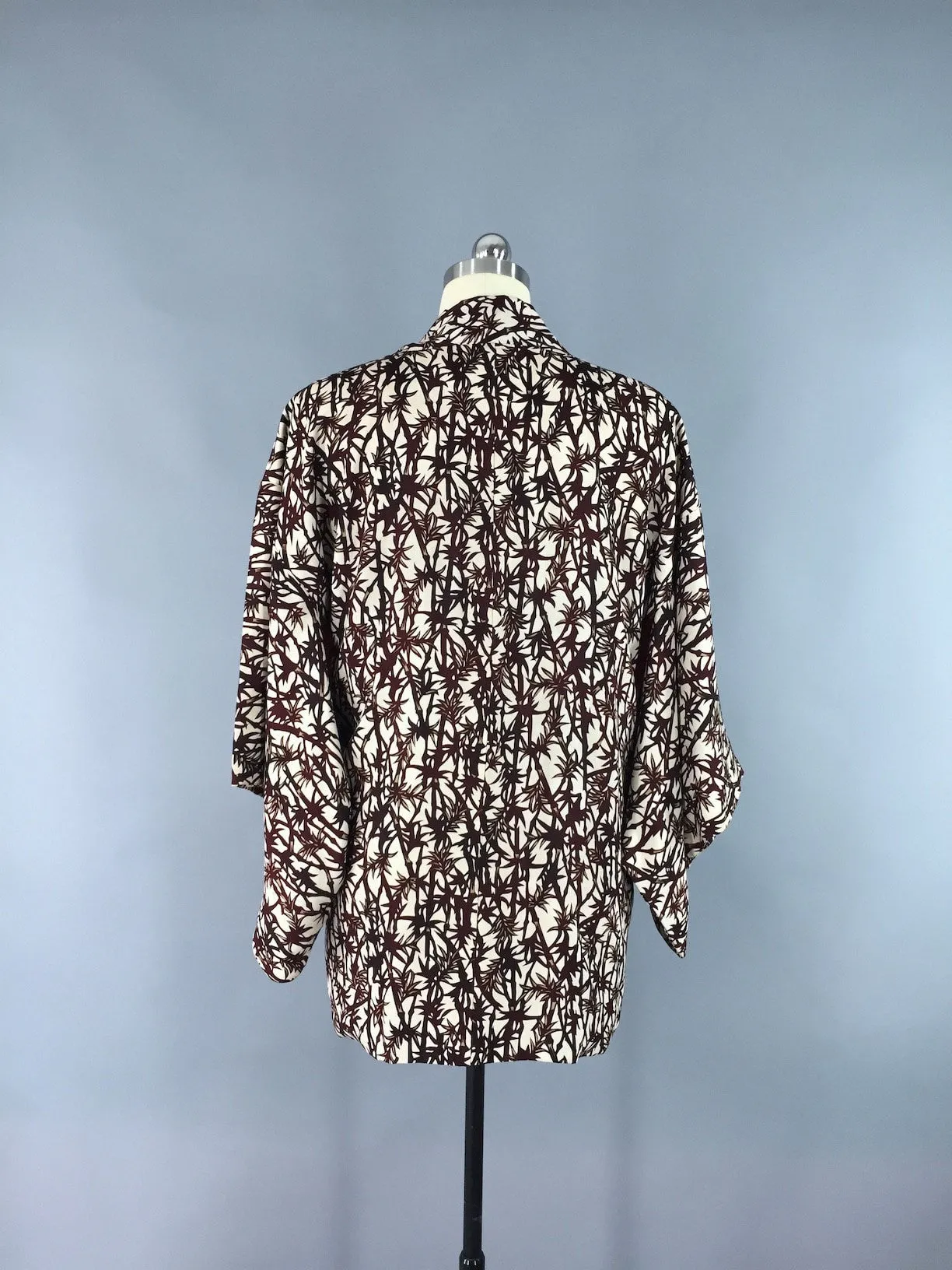 1940s Vintage Silk Haori Kimono Cardigan Jacket in Ivy Floral Print