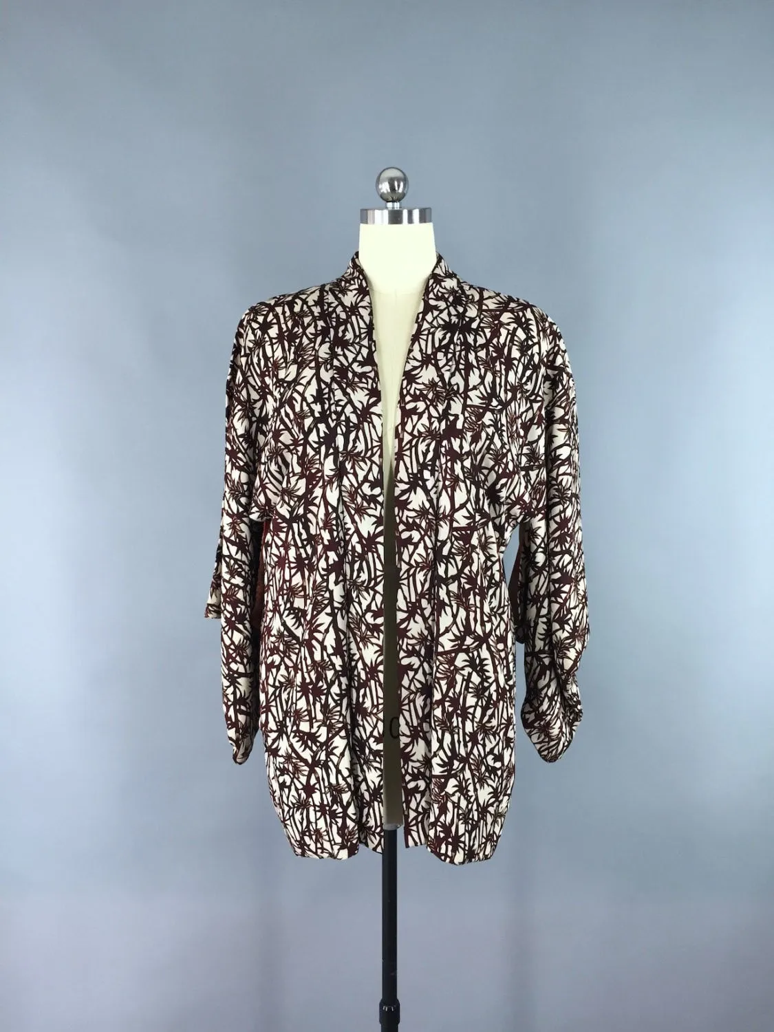 1940s Vintage Silk Haori Kimono Cardigan Jacket in Ivy Floral Print