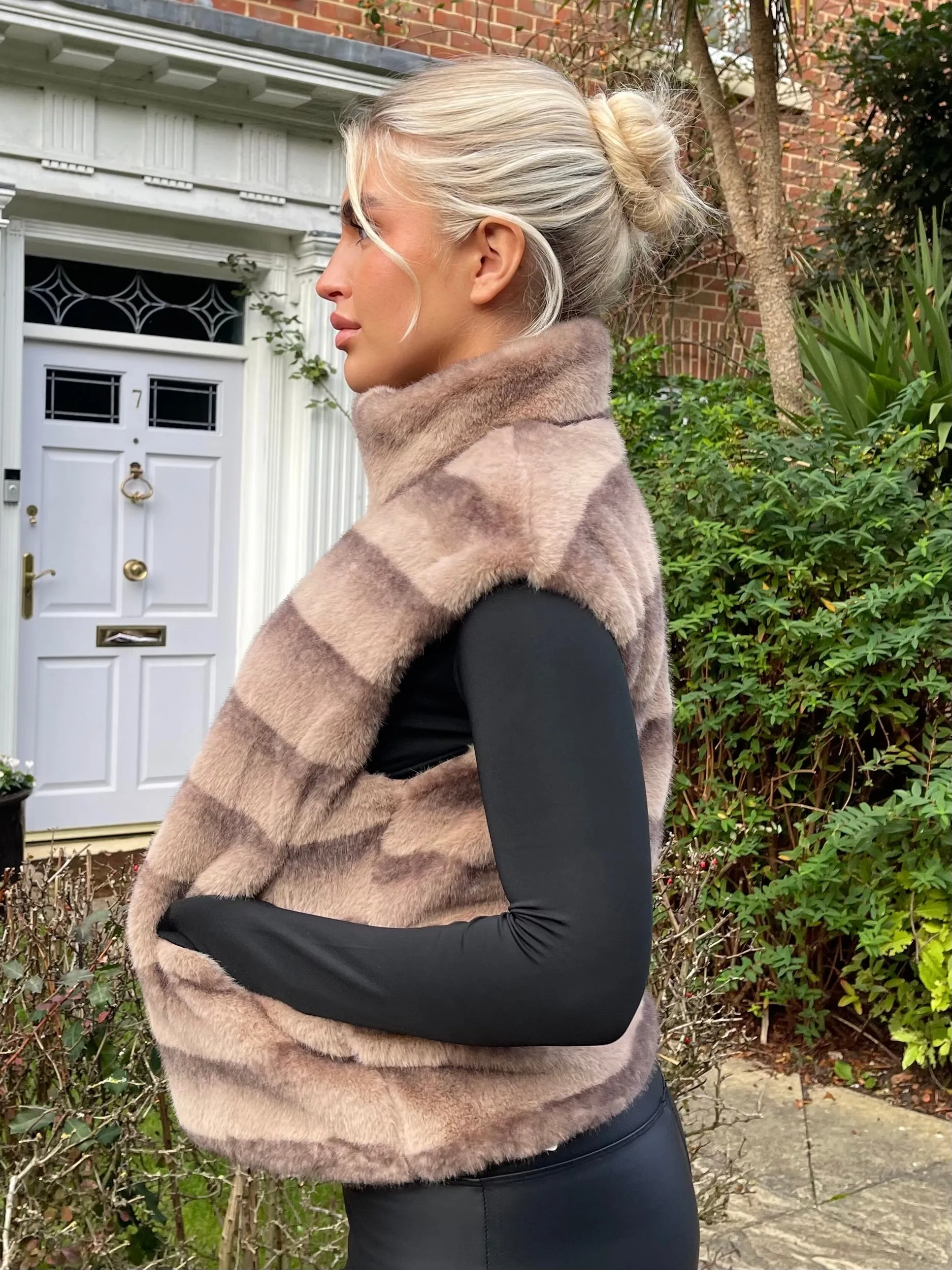 Elsa Mocha/Black Gilet