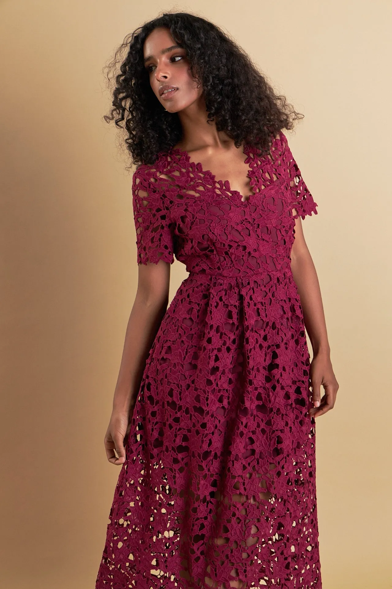 Endless Rose - All Over Lace Short Sleeves Midi Dress