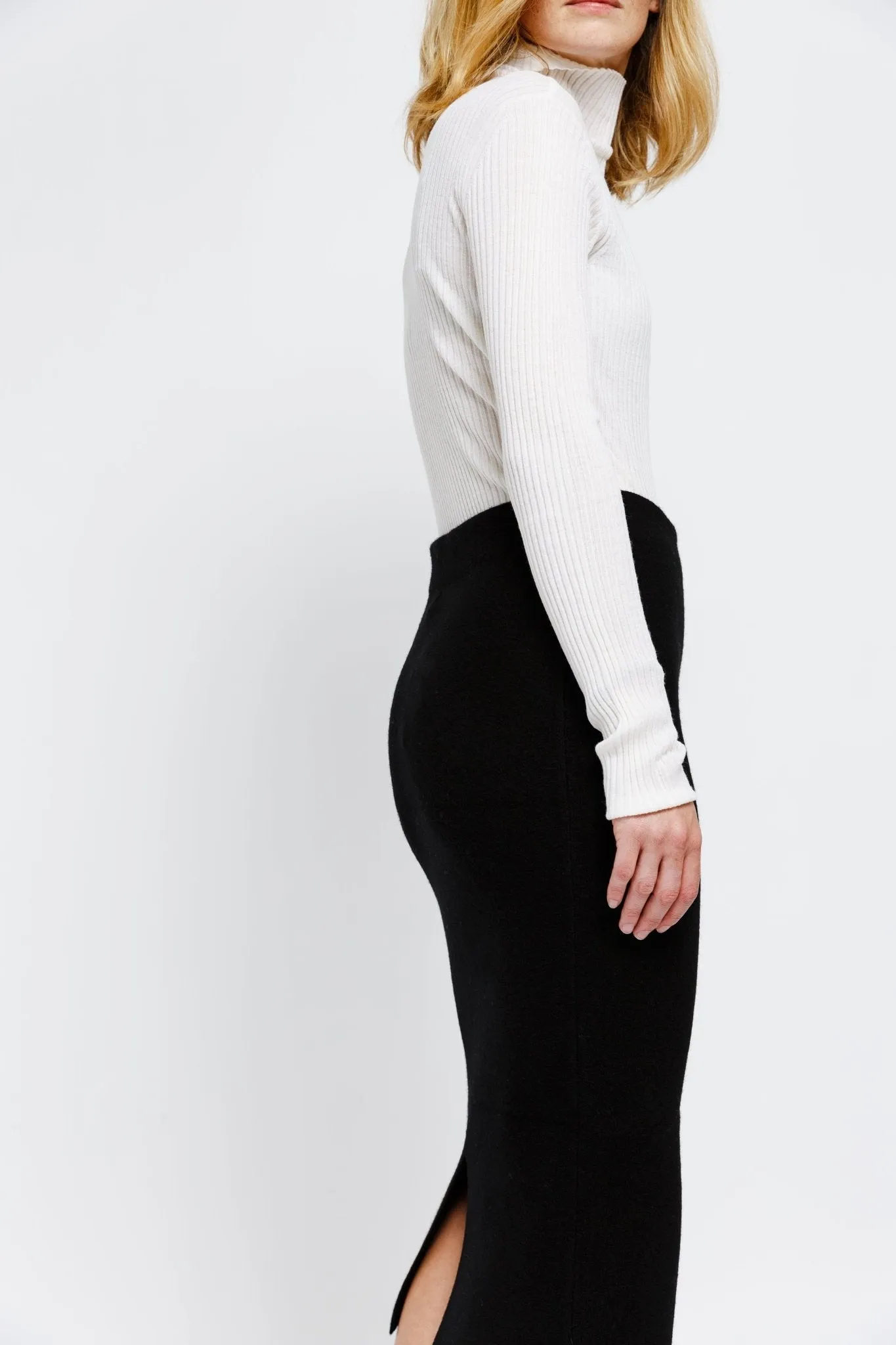 SWEATER SKIRT IN MERINO WOOL